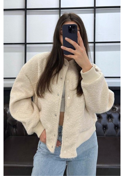 Tasarım Bomber Buklet Kumaş Trend Oversize Kesim Astarlı Kalın Çıtçıt Kapama Trend Mont Kaban Ceket