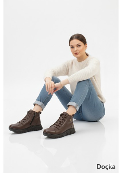 Kadın Düz Taban Günlük Fermuarlı Ortopedik Yumuşak Hakiki Deri Spor Tarz Bot BD25/KB2604