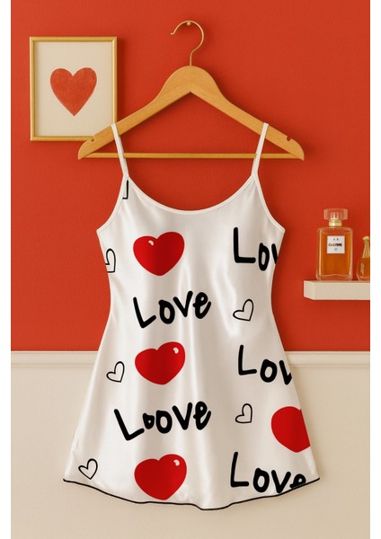 Beyaz Love Baskılı Saten Kadın Gecelik Modeli