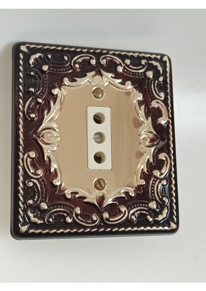 Sultan Vintage Nostaljik Retro Sıva Altı Topraksız Priz – 1980’LER Metal Ön Yüzey