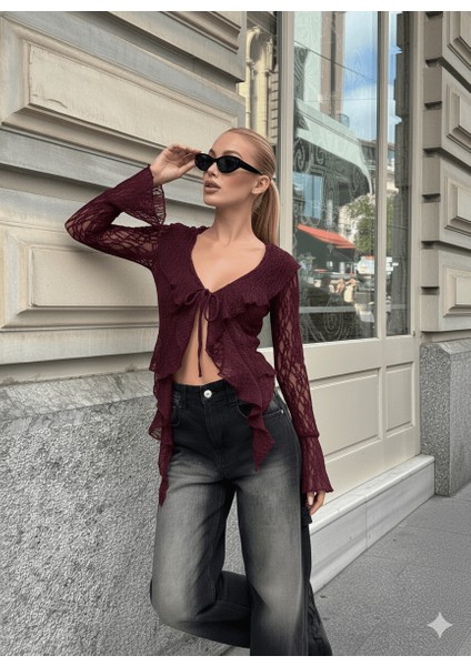 Siyah Dantel Bağlama Detaylı Bluz fırsatları