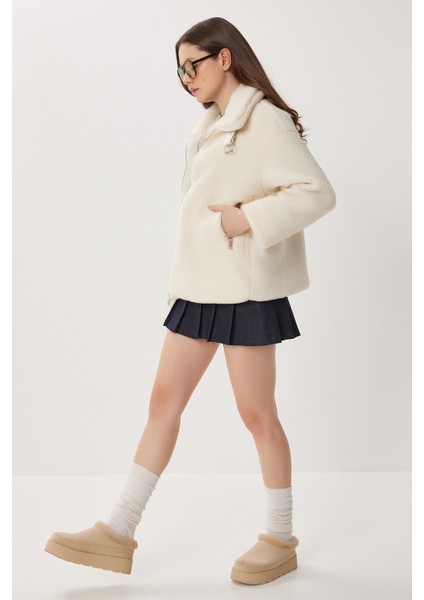 Yakası Kemer Detaylı Peluş Mont LRV0119 Kemik fırsatları