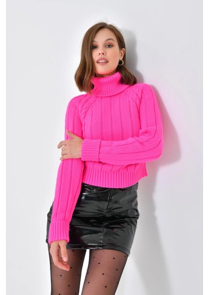 Kadın Kazak Boyunlu Örgü Detaylı Kısa Kazak Pembe - 8090