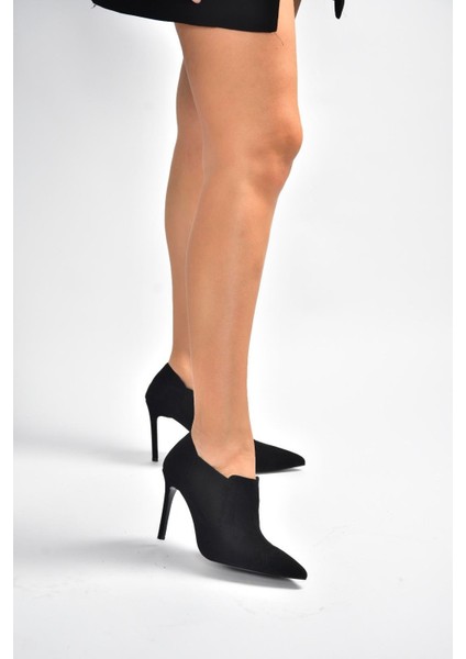 V820205207 Siyah Yılan Baskılı Ince Topuklu Kadın Ayakkabı fiyatları