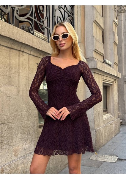 Kadın Siyah Dantelli Uzun Kollu Kalp Yaka Mini Abiye Elbise Güpür Kumaş Vücudu Saran fırsatları