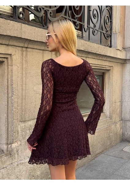 Kadın Siyah Dantelli Uzun Kollu Kalp Yaka Mini Abiye Elbise Güpür Kumaş Vücudu Saran indirimleri