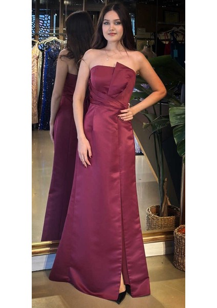 Vişne Renk Straplez Yaka Sırt Dekolteli Yırtmaçlı Düz Kesim Saten Uzun Abiye Elbise 11102-02