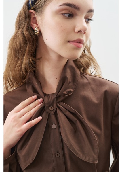 Yakası Bağlama Detaylı Elbise Kahverengi fırsatları