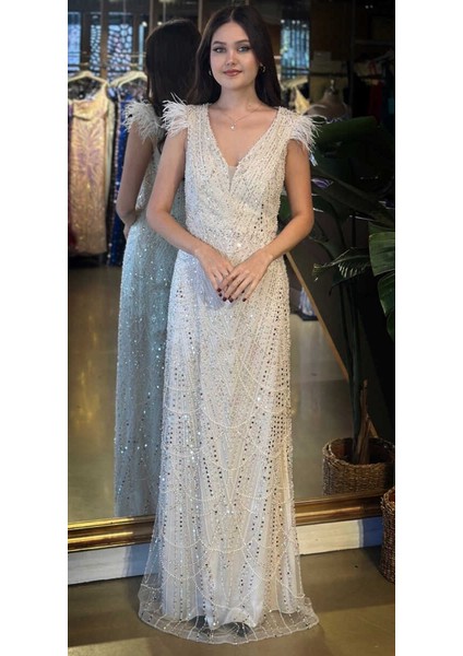 Bej V Yaka Kalın Askı Tuy Detaylı Düz Kesim Pullu Boncuklu Uzun Abiye Elbise 11052-05