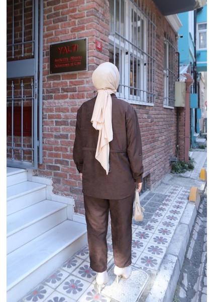 Bağcıklı Süet Pantolonlu Takım indirimleri