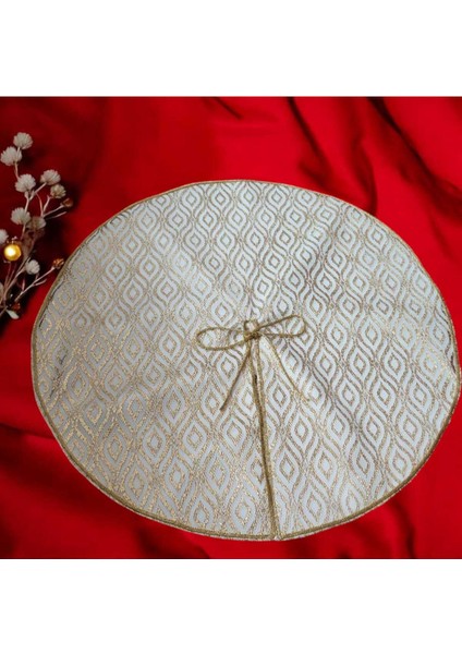 Yılbaşı Çam Ağacı Altı Örtüsü, Çam Ağacı Ayak Halısı Örtüsü, Beyaz Renk, Gold Varak Desenli, 65 cm