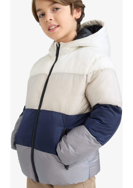 Erkek Çocuk Su İtici Kapüşonlu Polar Astarlı Fermuarlı Şişme Mont E7381A825WN