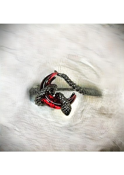 Yılanlı Kanlı Ay Yüzük