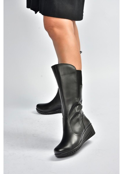 V324200803 Siyah Hakiki Deri Klasik Kadın Çizme fiyatları