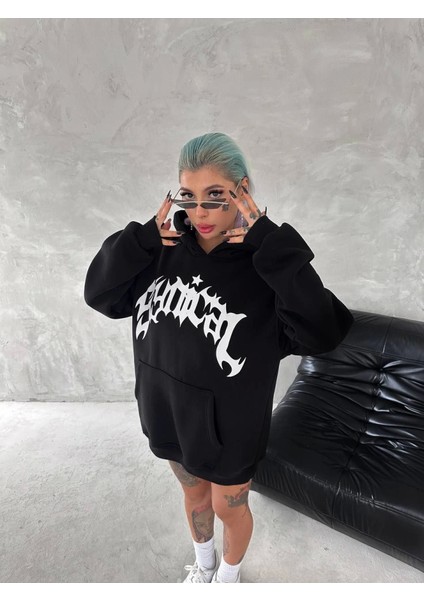 Konfor Modeli Oversize Kapüşonlu Pamuklu Üç İplik Şardonlu Kanguru Cepli Baskılı Sweatshirt