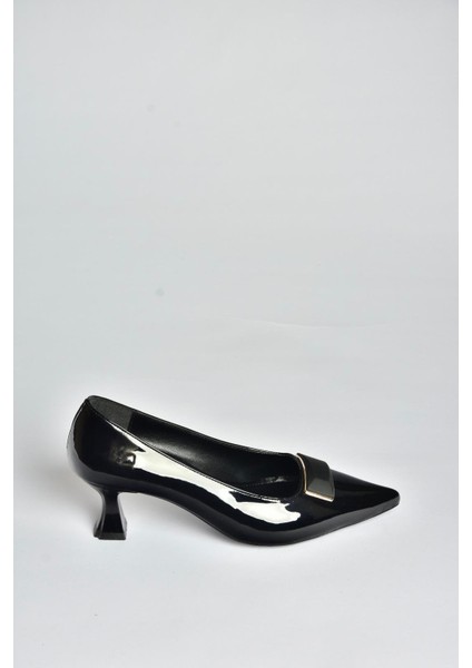 V250521108 Siyah Rugan Kalın Topuklu Sivri Burun Kadın Ayakkabı indirimleri