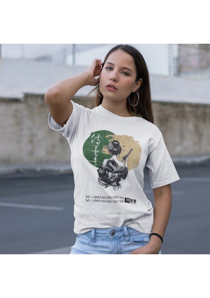 Silent Strength – Geisha Oversized Kadın Tişört