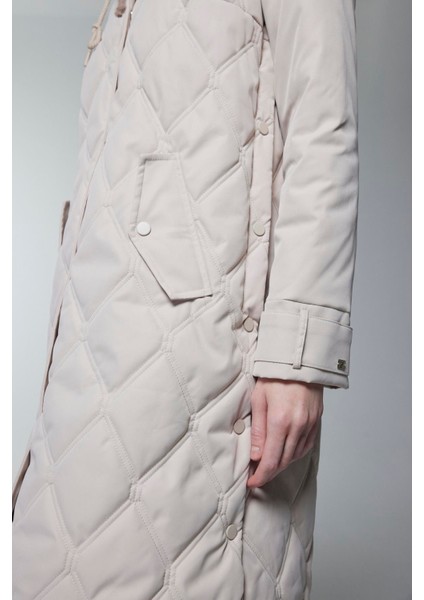 Kapüşonlu Fermuar Detaylı Kapitone Mont fırsatları