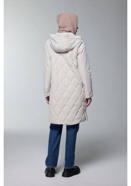 Kapüşonlu Fermuar Detaylı Kapitone Mont indirimleri