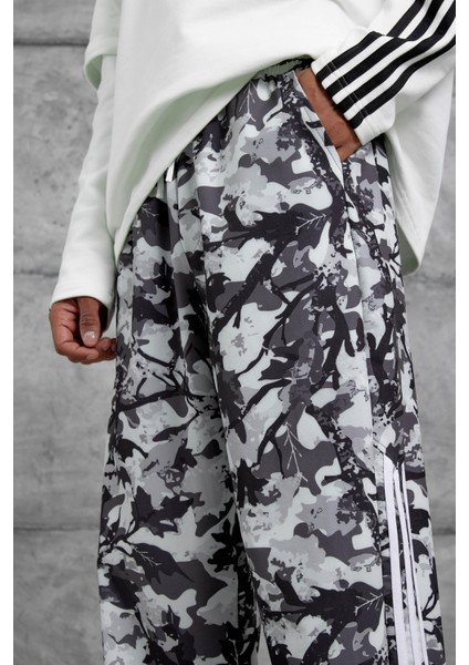 Siyah Kamuflaj Desenli Paraşüt Kumaş Eşofman fırsatları