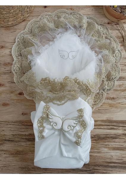 Litaetrend Yenidoğan Soft Kumru Melek Kanat Fiyonklu Gold Çift Dantel Duvaklı Trilüks Kundak Bebek Battaniyesi Ekru