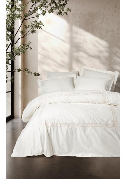 Nakışlı Çift Kişilik Saten Nev Takımı Riley Ekru