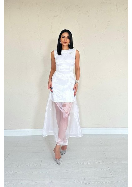 Beyaz Organze Detaylı Atlas Elbise