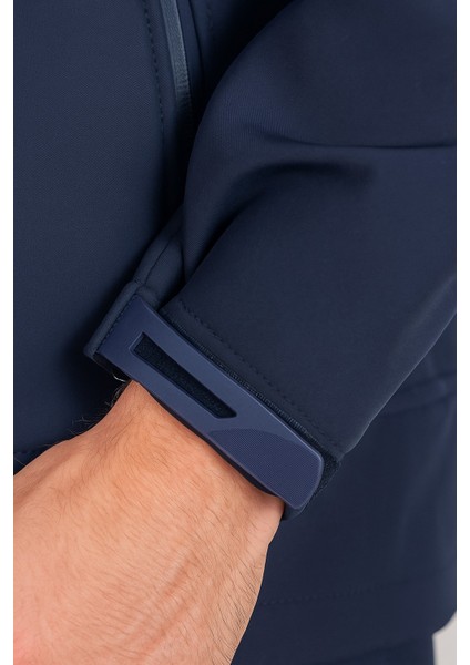 Suya Dayanıklı Slim Fit Softshell Kapüşonlu Erkek Mont fırsatları