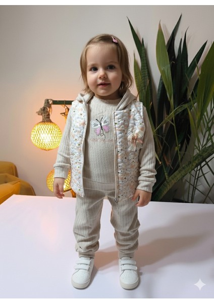 Kız Bebek Kelebek Desenli Üçlü Takım (Omuzdan Çıtçıtlısweatshirt+ Dantelli Kapşonluyelek+Pantolon)