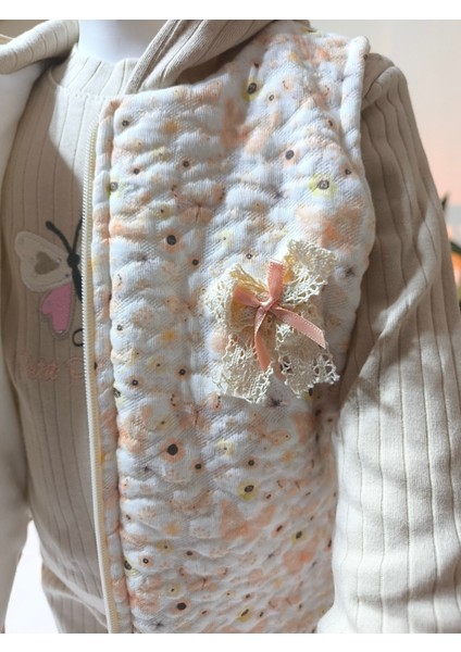 Kız Bebek Kelebek Desenli Üçlü Takım (Omuzdan Çıtçıtlısweatshirt+ Dantelli Kapşonluyelek+Pantolon)