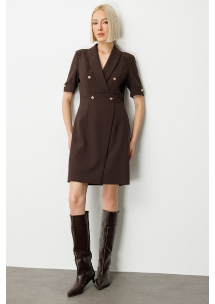 Kadın Kruvaze Yaka Süs Düğmeli Elbise 4017 Kahverengi fiyatları