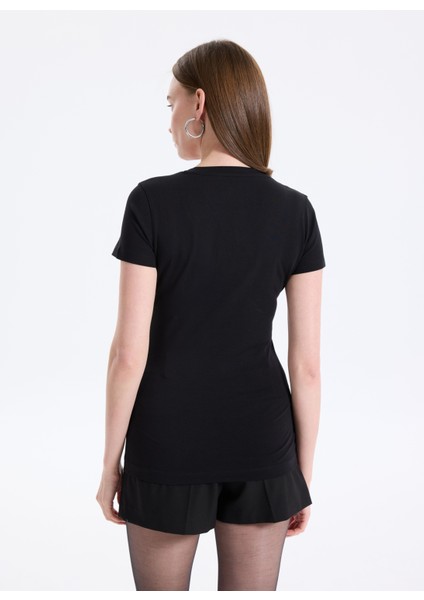 Yuvarlak Yaka Baskılı Siyah Kadın T-Shirt Embro Kadın Slim Fit T-Shirt indirimleri