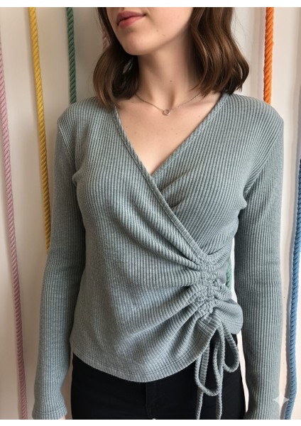 1587 Kruvaze Bağcık Detaylı Yumoş Triko Bluz