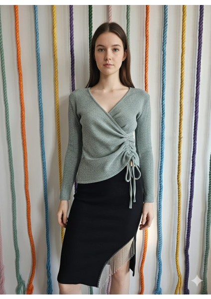 1587 Kruvaze Bağcık Detaylı Yumoş Triko Bluz modelleri