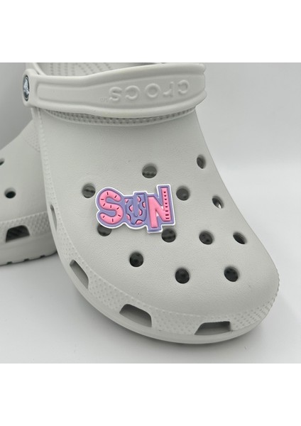 Terlik Süsü ve Aksesuarı , Çanta Süsü – Jibbitz 3D Sun Yazılı Görsel Logo Aksesuar fiyatları