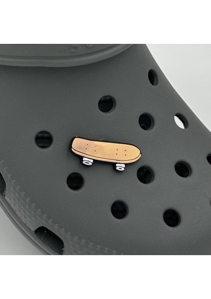 Terlik Süsü ve Aksesuarı , Çanta Süsü – Renkli Jibbitz Kaykay Görselli Figür Aksesuarı