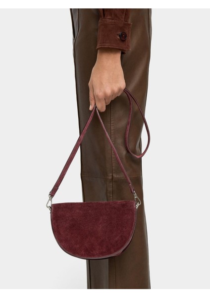 Kapaklı Süet Çapraz Askılı Çanta