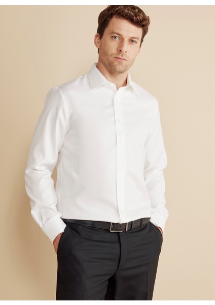 Slim Fit Klasik Yaka Beyaz Erkek Gömlek BBFW25MSH019