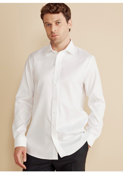 Slim Fit Klasik Yaka Beyaz Erkek Gömlek BBFW25MSH019 fiyatları