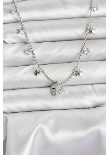 Pirinç Gümüş Renk Zirkon Taşlı Kutup Yıldızı Model Kadın Kolye