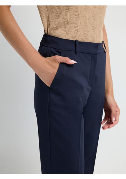 Paçası Yırtmaçlı Yandan Cepli Pantolon Lacivert 15326539168 fırsatları