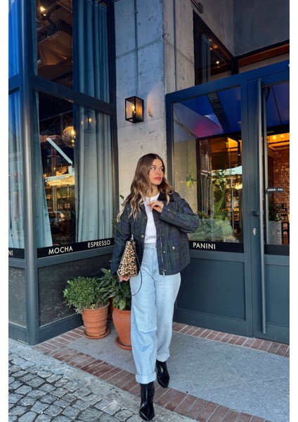 Lacivert Yeşil Ekoseli Kadife Yakalı Kapitone Ceket fiyatları