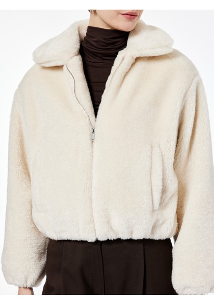 Uzun Kollu Cepli Fermuarlı Crop Peluş Bomber Ceket indirimleri