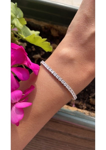 Beyaz Altın Kaplama Kare Montür 3mm Kibar ve Zarif Su Yolu Bileklik 925 Ayar Gümüş Bileklik