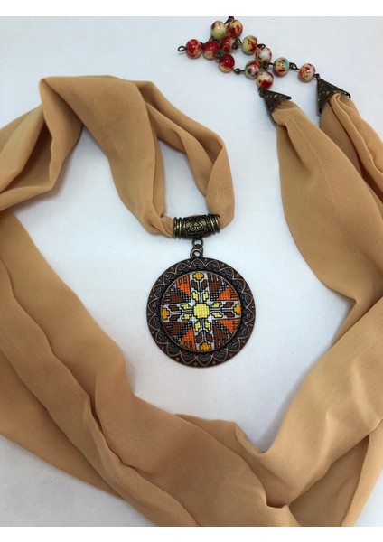 Kanaviçe Işlemeli Fular Kolye modelleri