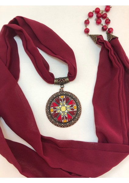 Kanaviçe Işlemeli Fular Kolye modelleri