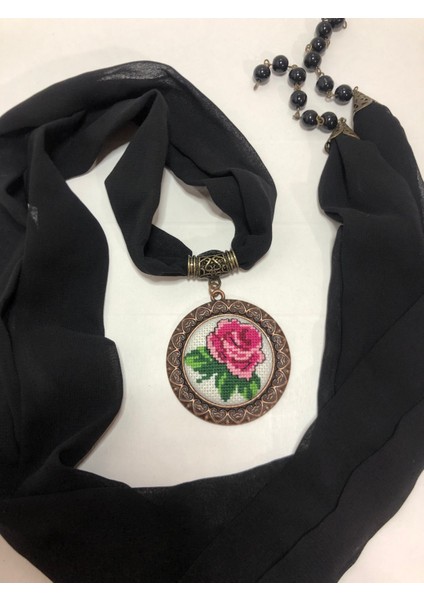 Kanaviçe Işlemeli Fular Kolye modelleri