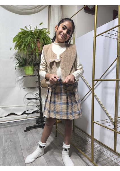 Kız Çocuk Üçlü Takım (Peluşlu Yelek+Pamuklu Bluz+Kaşe Şort Etek) Şık Kışlık Camel modelleri