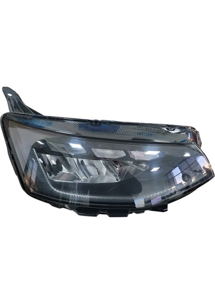 Volkswagen Transporter T8 2025> Far Lambası Sağ Elektri̇kli̇/ledli̇