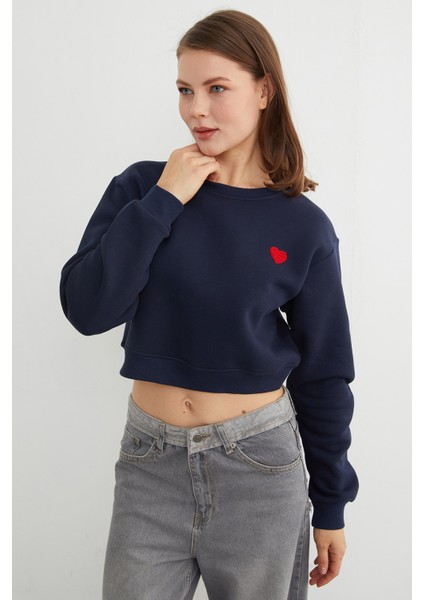 3 Iplik Kalp Nakışlı Crop Sweatshirt fiyatları
